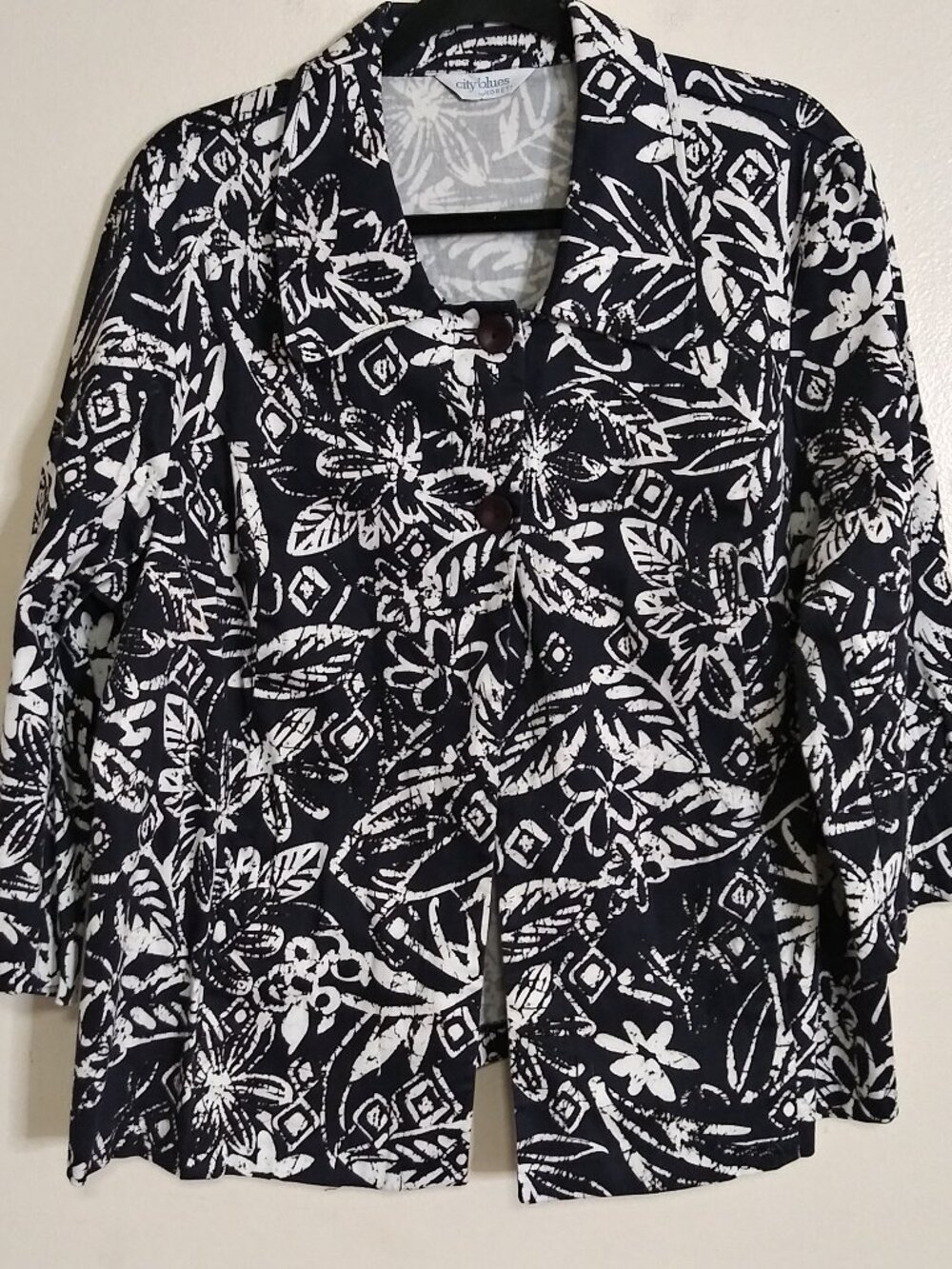 City Blues by Koret Black & White Floral Print Cropped Jacket Women’s Open Front